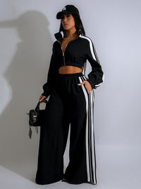 Tvådelad kostym med vita ränder