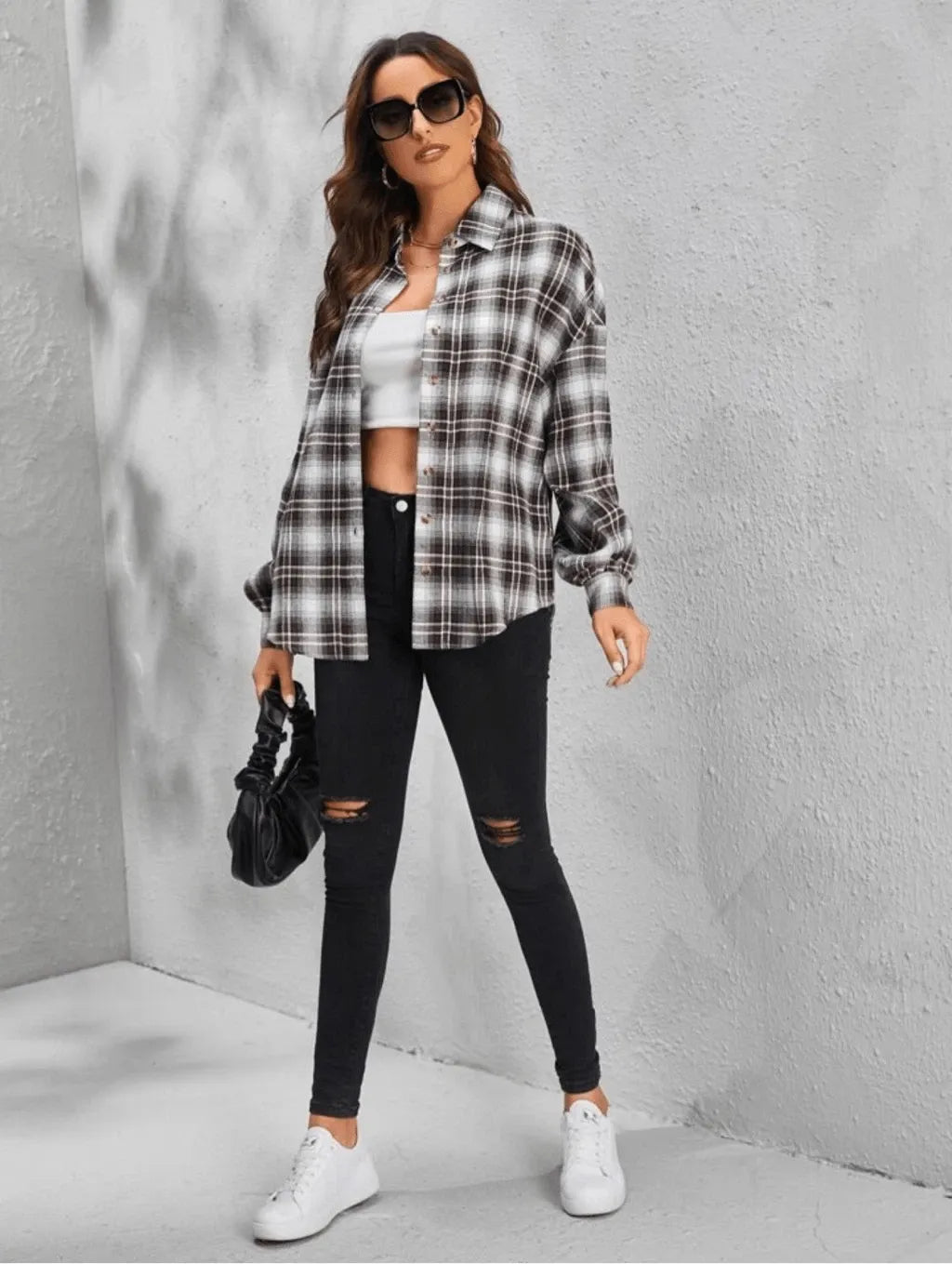 Rutig skjorta med knappar framtill