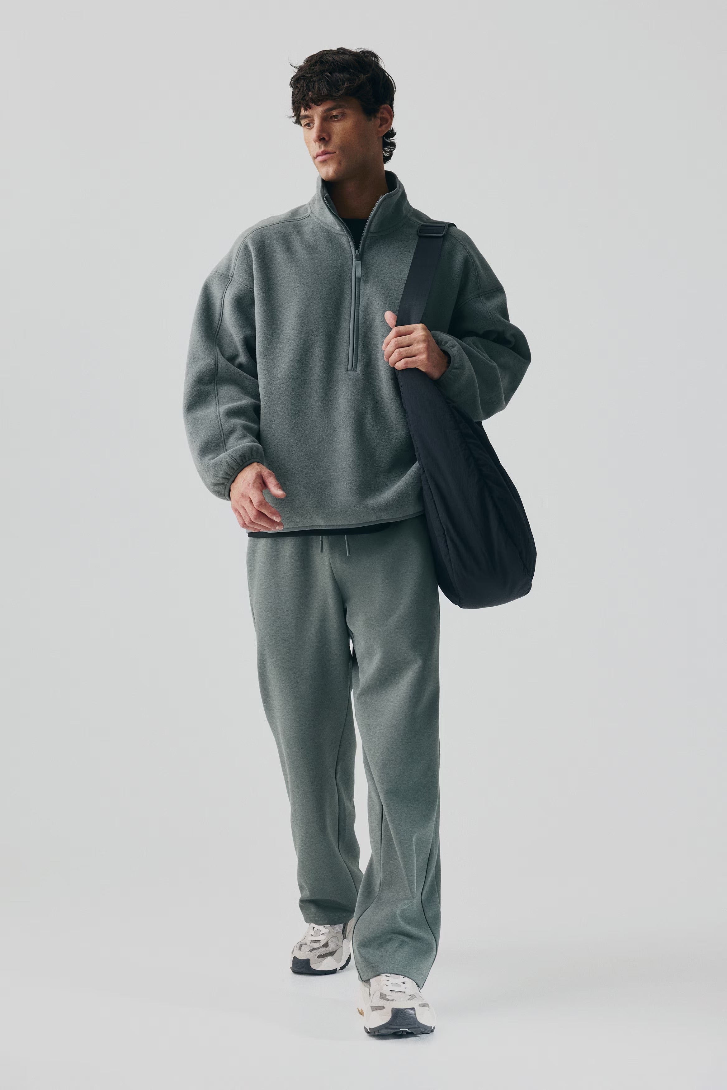 Grå tvådelad träningsoverall Robert