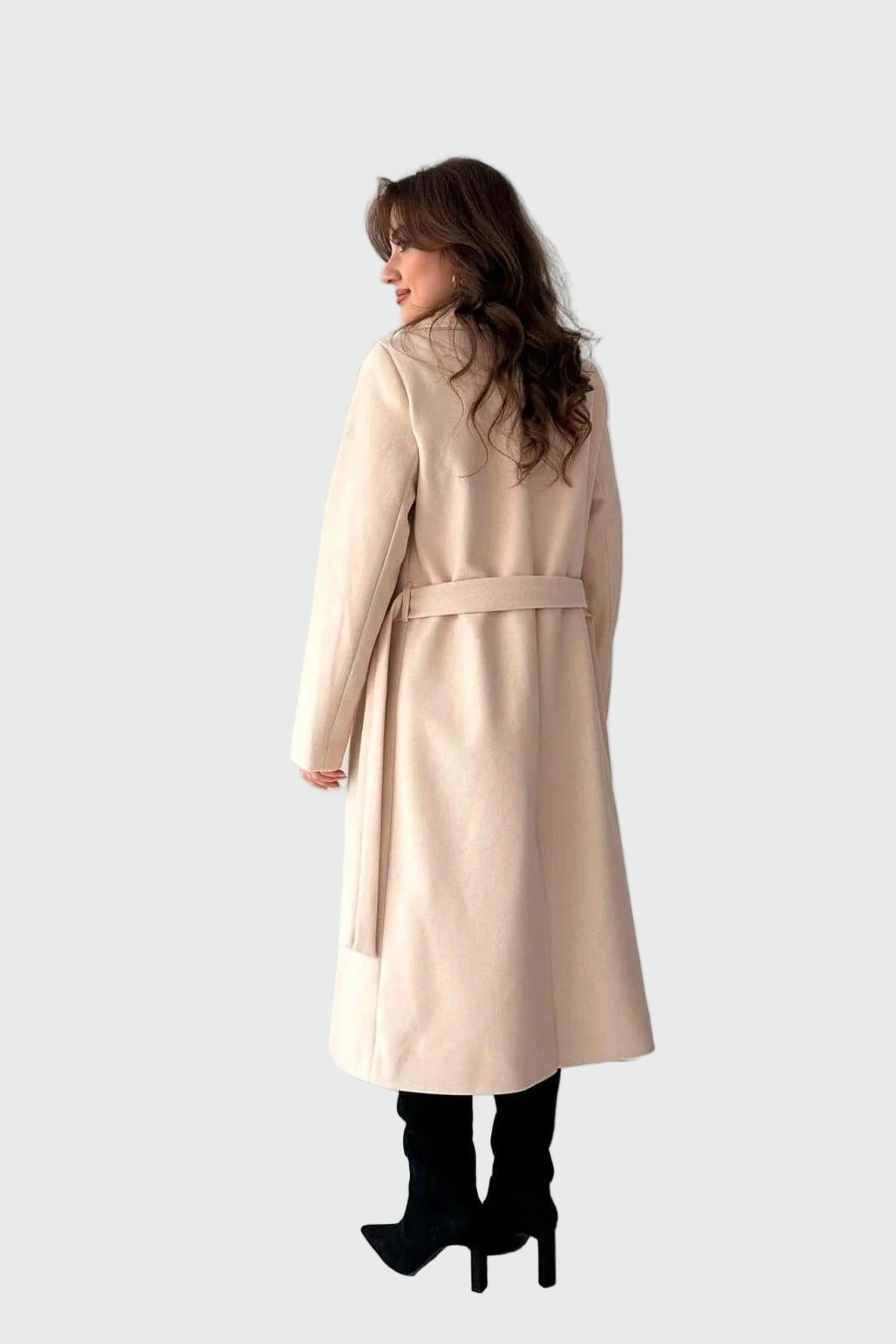 Lång vit kappa med fleece och bälte