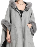 Mimi kofta med fluffig huva och varma fickor samt dragkedja