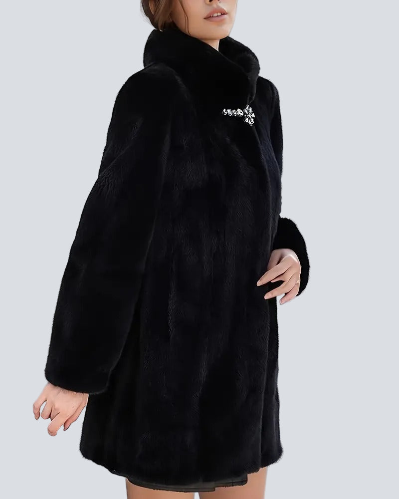 Isla svart pälskappa med hög krage, medellång