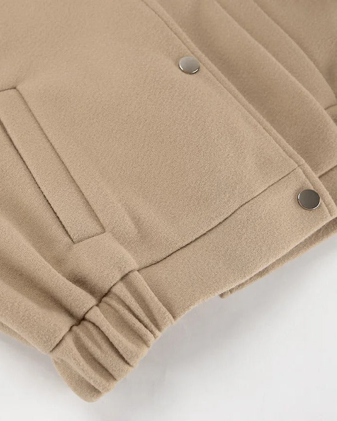 Elenya ljusbrun jacka med fleece inuti och knappar
