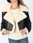 Långärmad, svart fleecefodrad jacka med korta slag