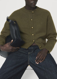 Lenna mörkgrön blus med knappar