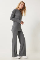 Tvådelad kostym med utsvängda byxor