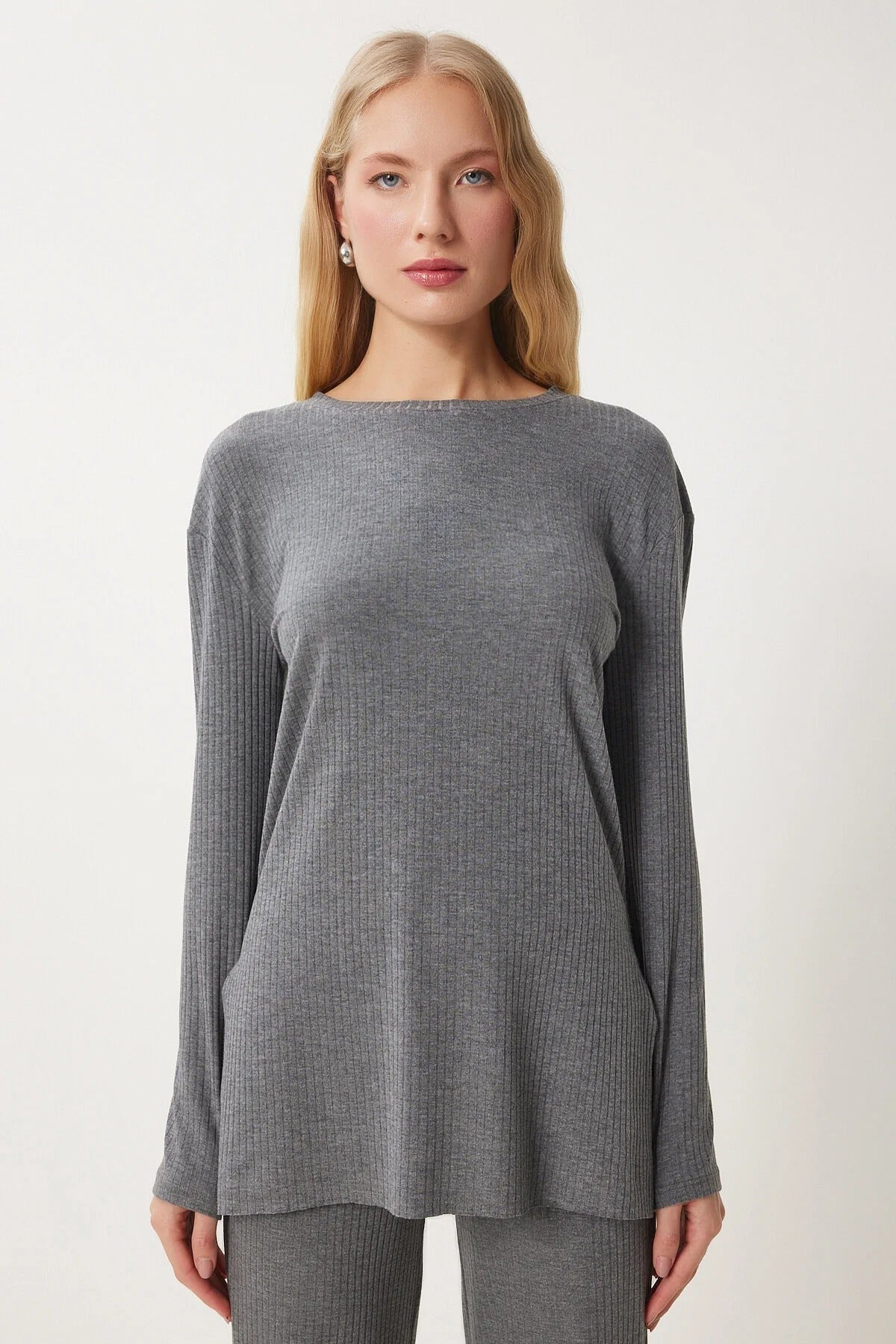 Tvådelad kostym med utsvängda byxor