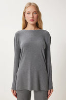 Tvådelad kostym med utsvängda byxor