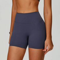 Högmidjade sportshorts utan T-linje