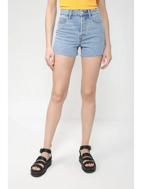Korta jeansshorts med fickor