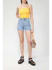 Korta jeansshorts med fickor