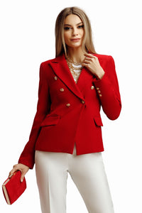 Kort röd jacka med två rader knappar