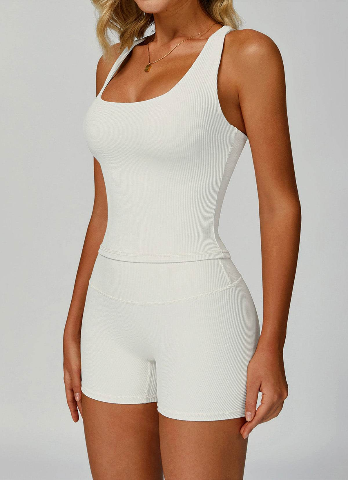 Sport-tank top med V-rygg och shorts-set