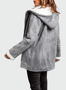 Emy jacka med knappar, huva och fickor