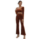 Avslappnat brunt sammetsset med kortärmad topp och utsvängda byxor