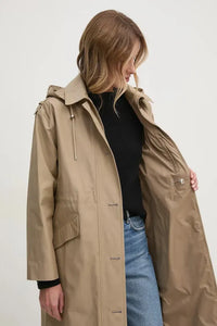 Lång beige jacka med knappar och fickor