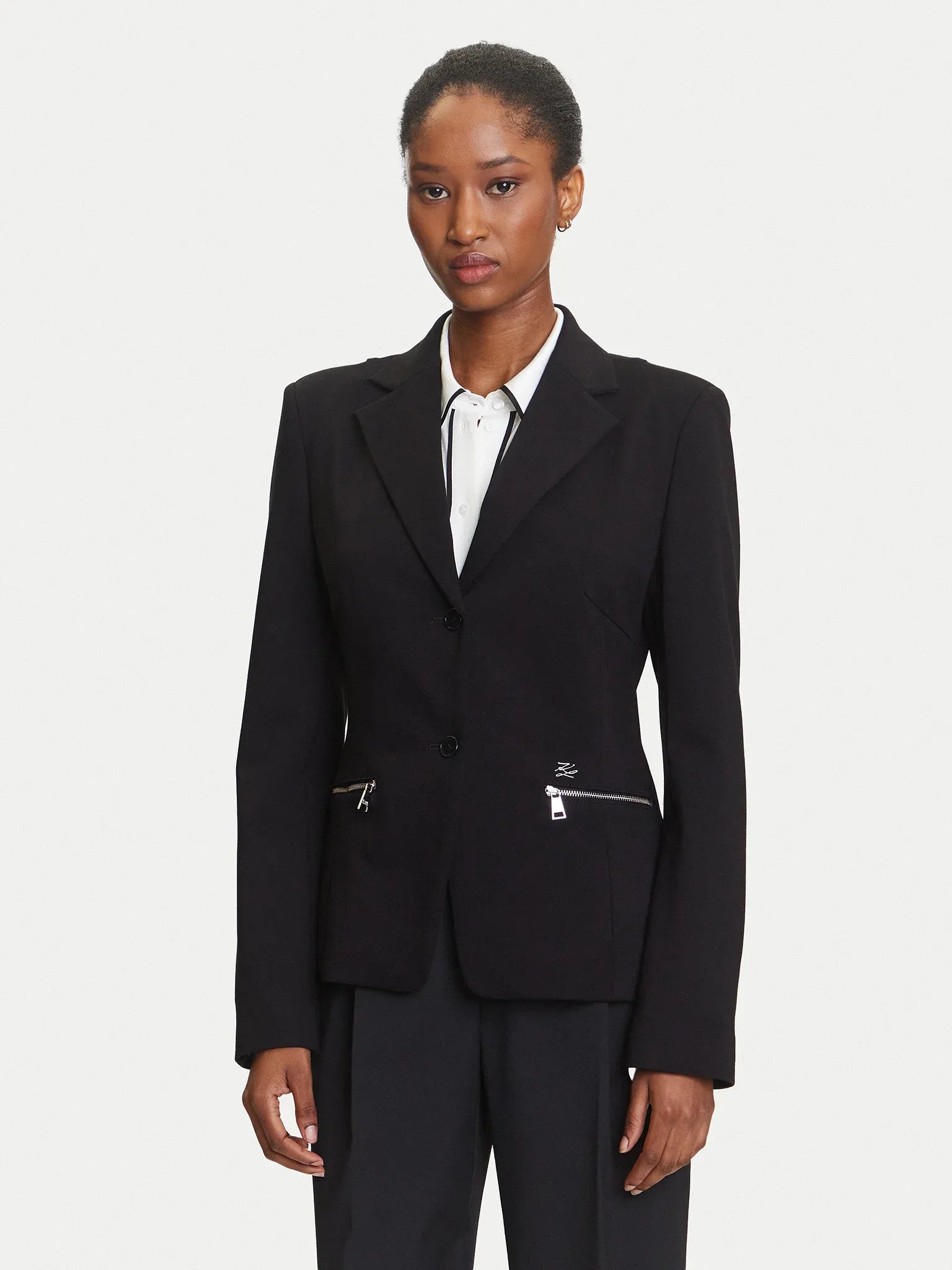 Vivi jacka med dragkedja, knapp och v-ringning