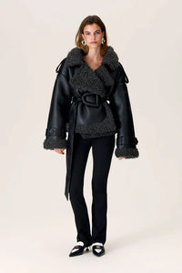 Noelle kort svart jacka