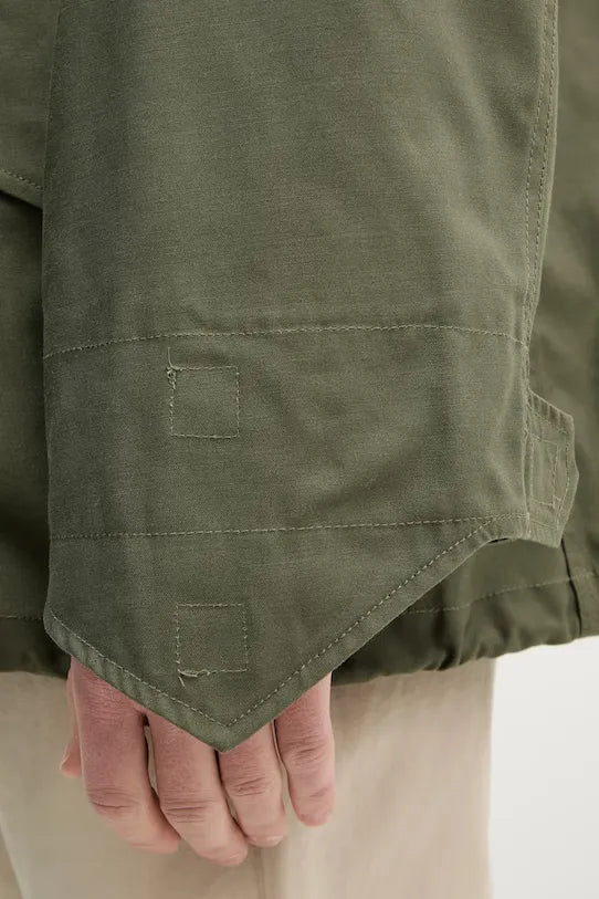 Grön jacka med dragkedja