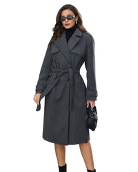 Vivy lång svart kappa med fleece och skärp i midjan