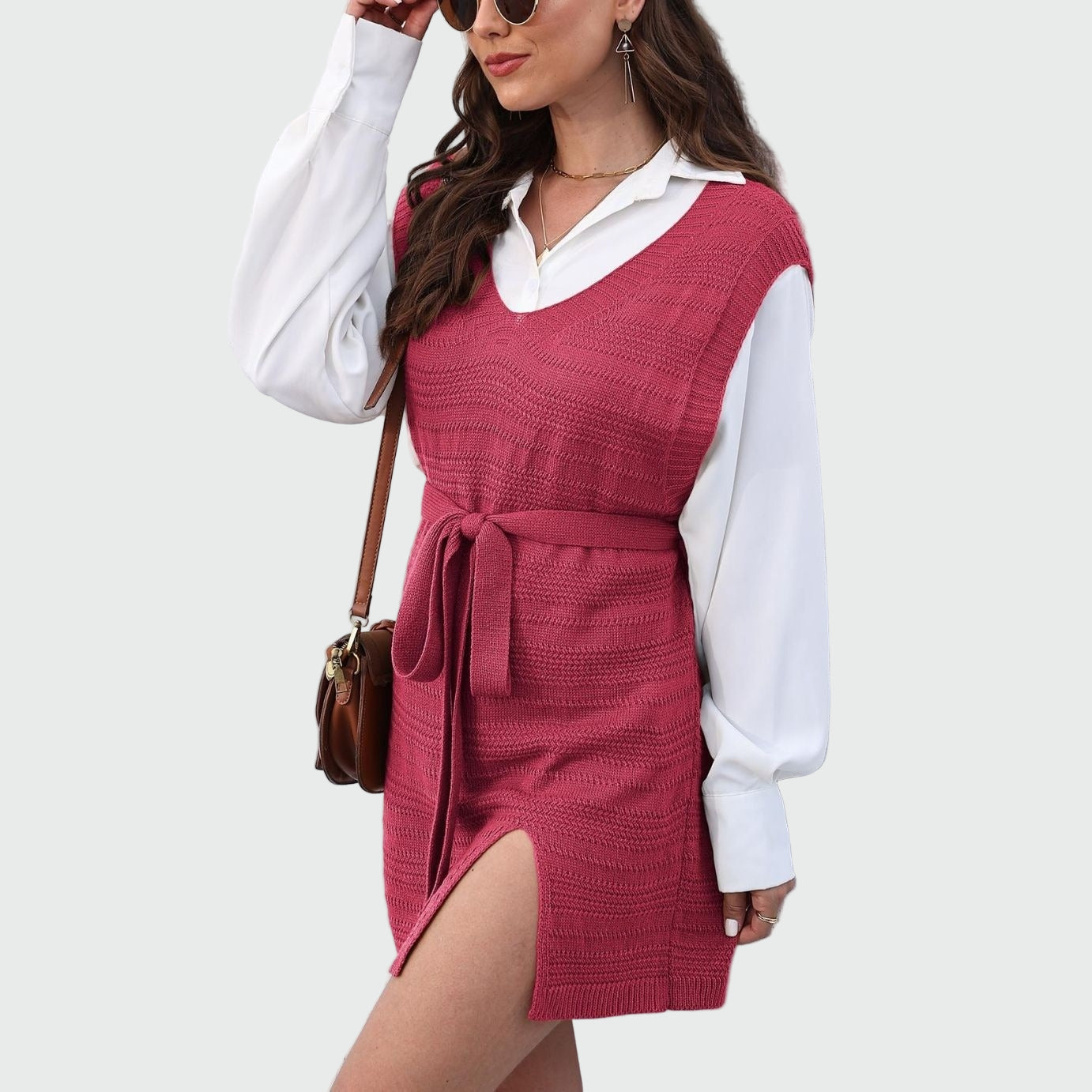 Vävd tröja med slits i kjolen och skärp i midjan