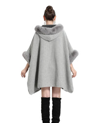 Mimi kofta med fluffig huva och varma fickor samt dragkedja