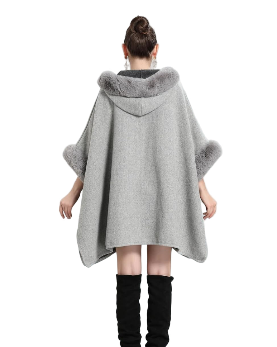 Mimi kofta med fluffig huva och varma fickor samt dragkedja