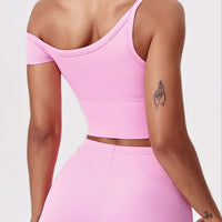 Yogadräkt med en axel och utsvängda byxor