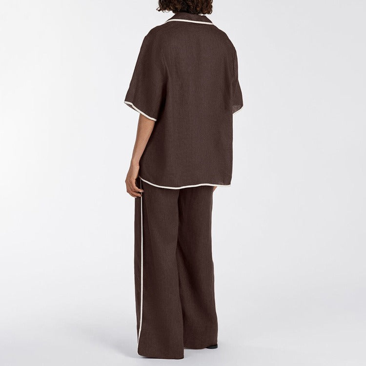 Tvådelat linneset, mörkbrunt, löst sittande, med utsvängda byxor