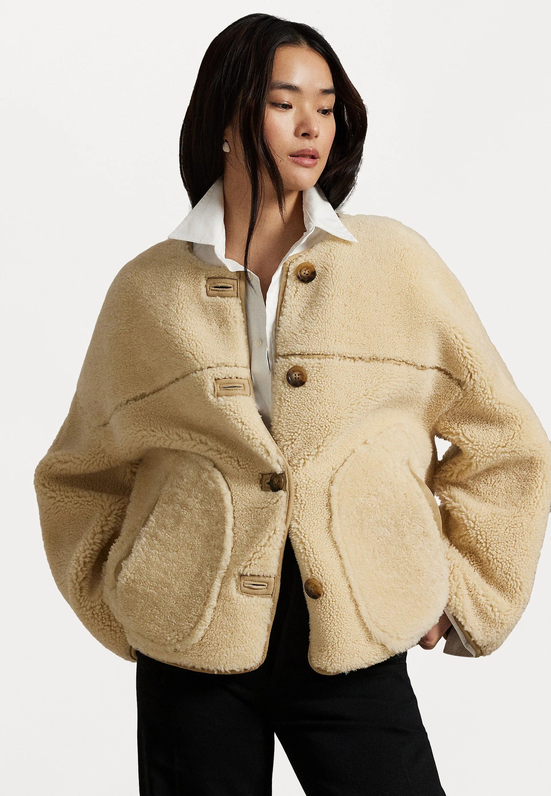 Marisel beige vändbar jacka med fickor och knappar framtill för kallt väder