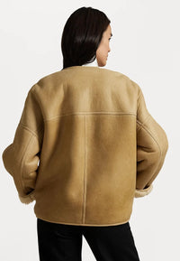 Marisel beige vändbar jacka med fickor och knappar framtill för kallt väder