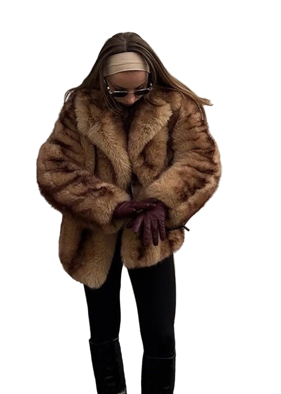 Kort brun kaninpälskappa