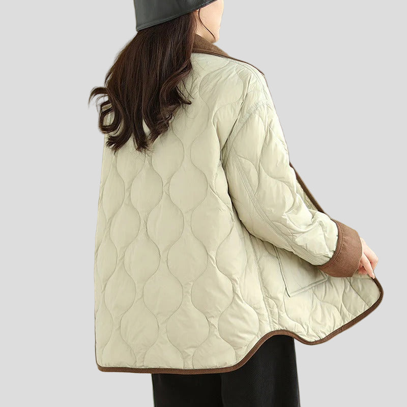 Emmaa bomullsjacka med långa ärmar och fickor