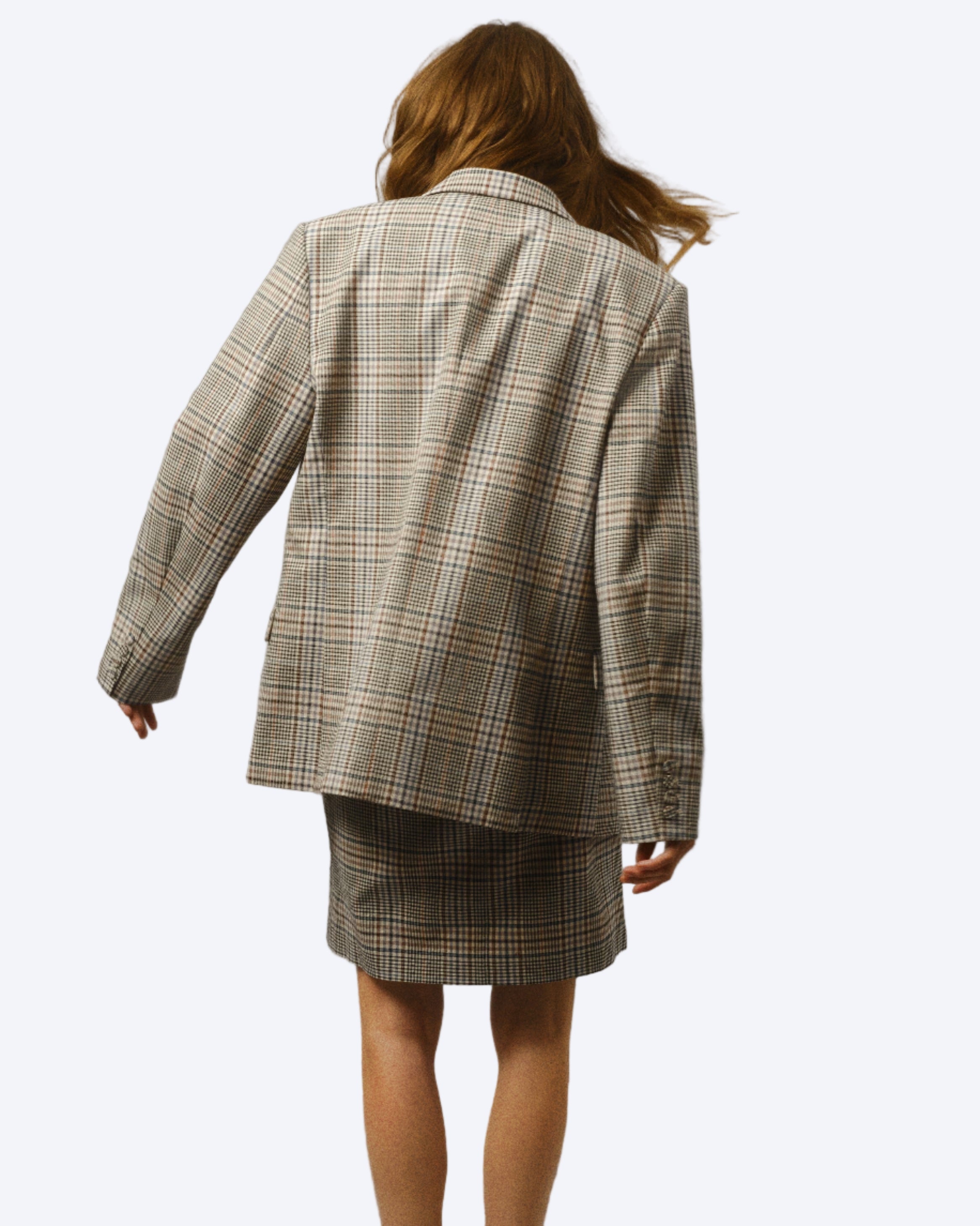 Knappad jacka med v-ringning