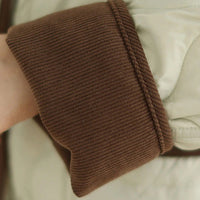 Emmaa bomullsjacka med långa ärmar och fickor