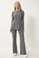 Tvådelad kostym med utsvängda byxor