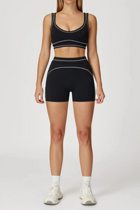 Cecy smal tvådelad träningsdräkt