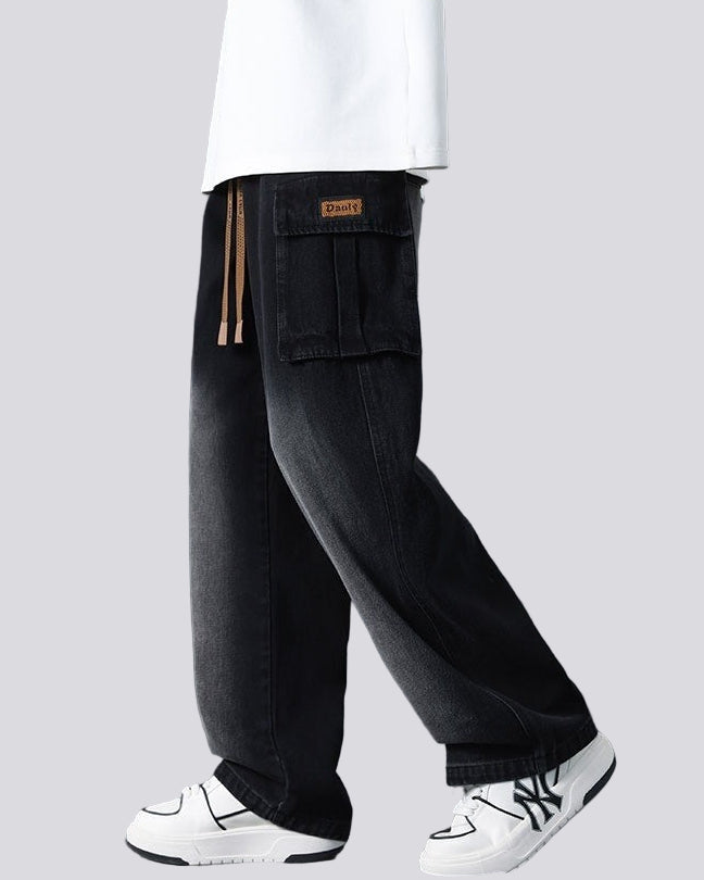 Utsvängda jeansbyxor med sidofickor