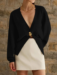 Vivivy stickad kofta med V-ringning och knappar