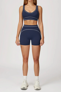 Cecy smal tvådelad träningsdräkt