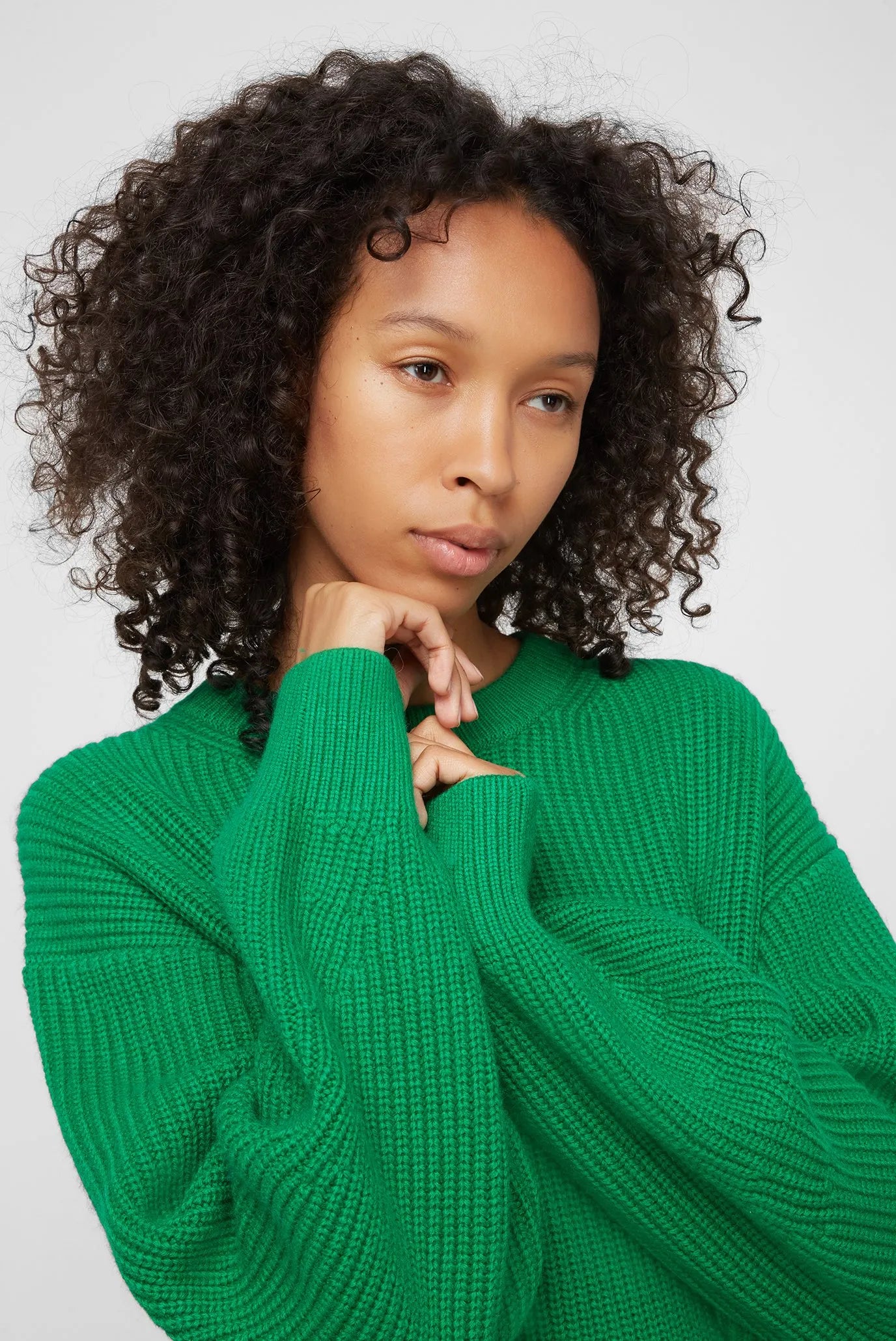 Thea grön stickad tröja med långa ärmar