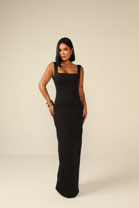 Florra lång, åtsittande klänning