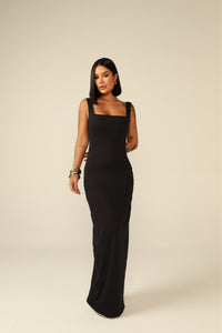 Florra lång, åtsittande klänning