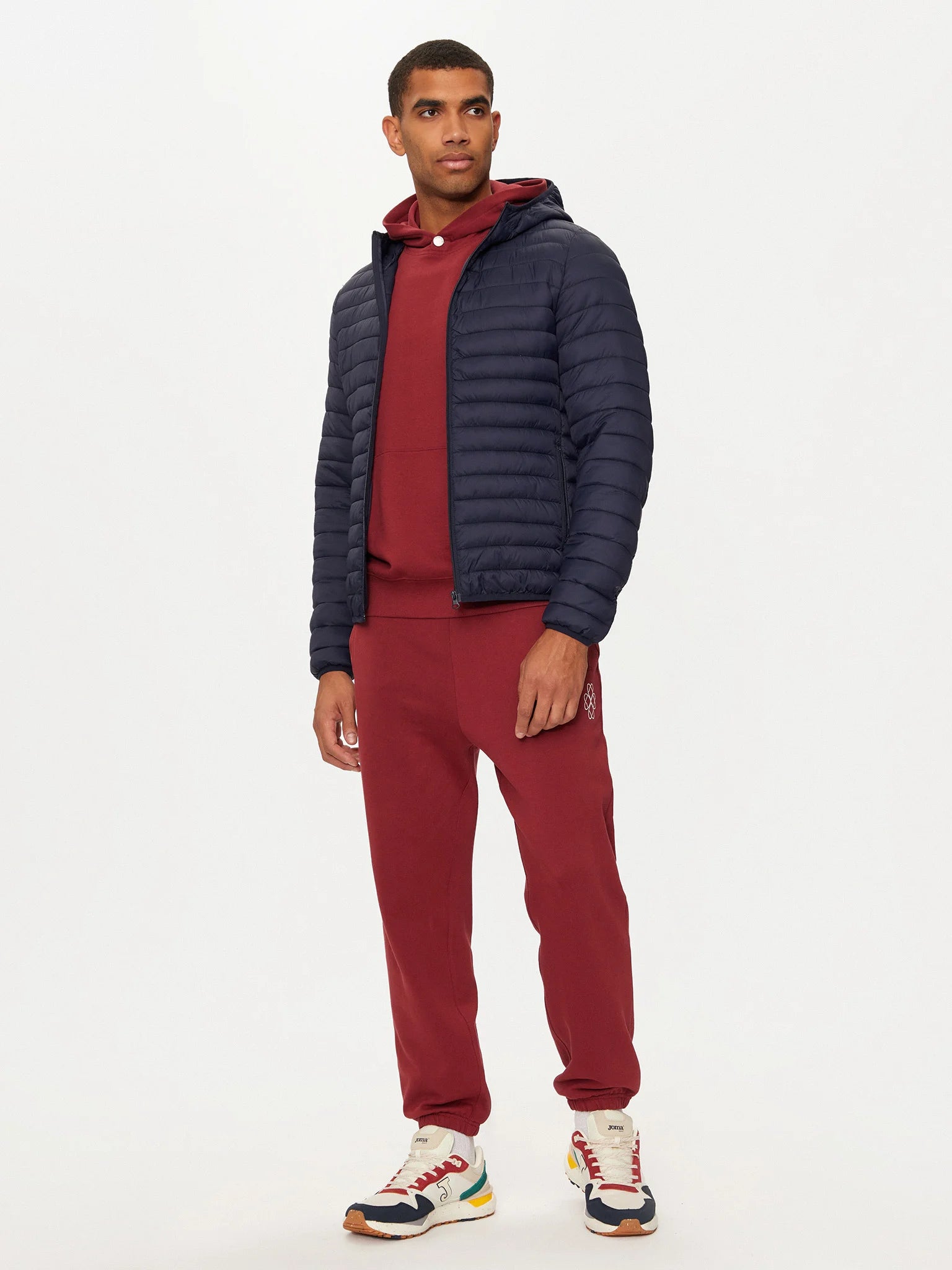 Blå huvad jacka med dragkedja och gåsdun